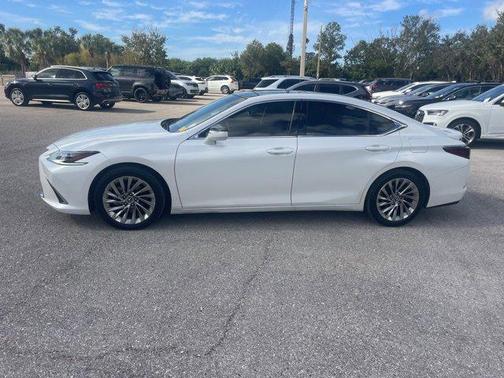 2022 Lexus ES 350 Ultra Luxury