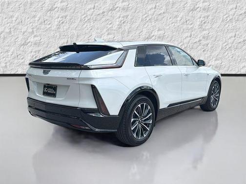 Crystal White Tricoat 2024 Cadillac LYRIQ Sport
