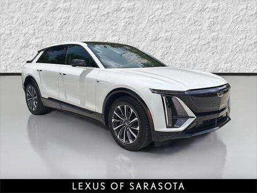 Crystal White Tricoat 2024 Cadillac LYRIQ Sport