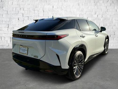 2023 Lexus RZ 450e Luxury