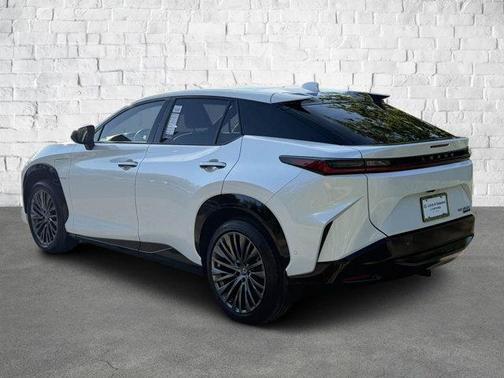 2023 Lexus RZ 450e Luxury