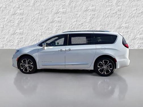 2022 Chrysler Pacifica L