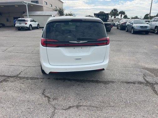 2022 Chrysler Pacifica L