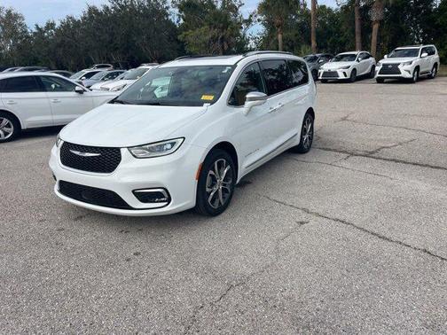 2022 Chrysler Pacifica L