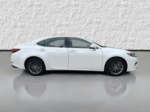 Eminent White Pearl 2018 Lexus ES 350 Base