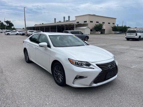 Eminent White Pearl 2018 Lexus ES 350 Base