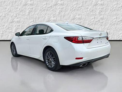 Eminent White Pearl 2018 Lexus ES 350 Base