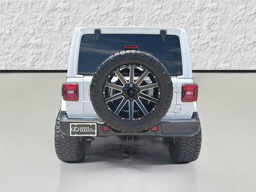 Bright White Clearcoat 2021 Jeep Wrangler Unlimited Sahara