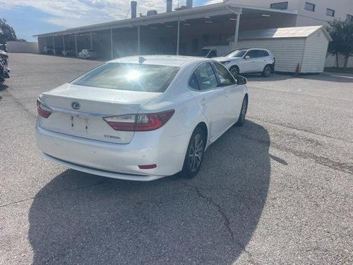 2018 Lexus ES 300h Base