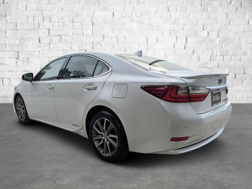 2018 Lexus ES 300h Base