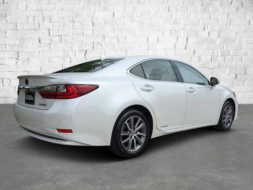 2018 Lexus ES 300h Base