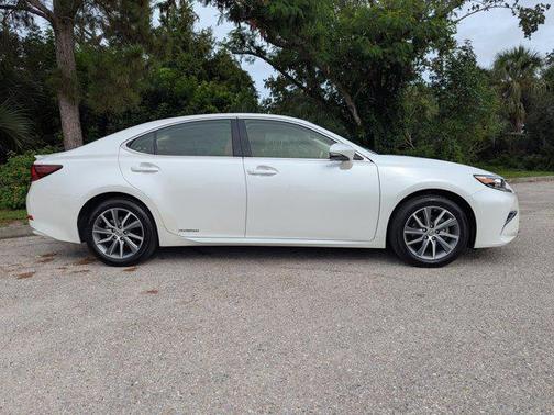 2018 Lexus ES 300h Base