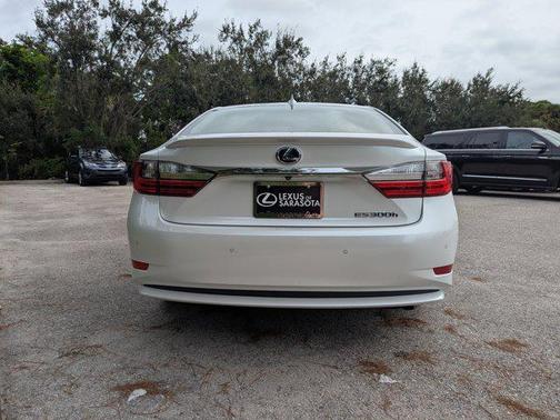 2018 Lexus ES 300h Base
