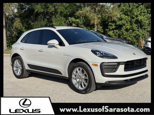 2023 Porsche Macan Base
