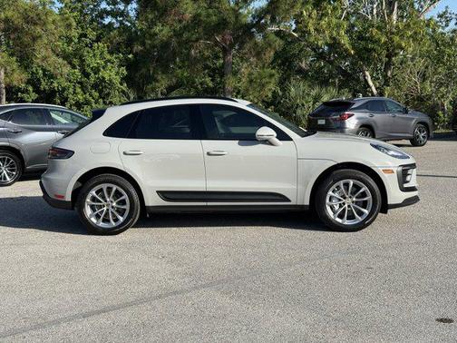 2023 Porsche Macan Base