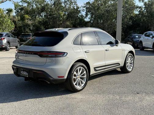 2023 Porsche Macan Base