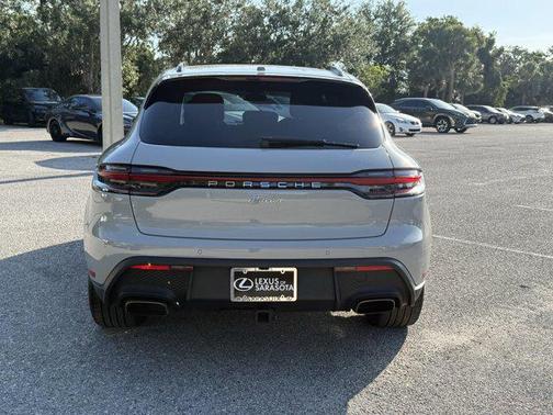 2023 Porsche Macan Base