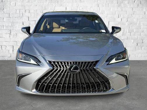 2023 Lexus ES 300h Base