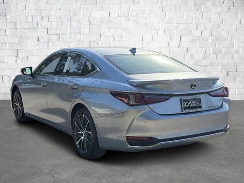 2023 Lexus ES 300h Base