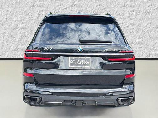 Black Sapphire Metallic 2024 BMW X7 xDrive40i