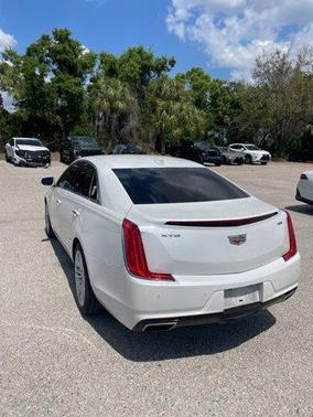 Crystal White Tricoat 2018 Cadillac XTS Luxury