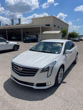 Crystal White Tricoat 2018 Cadillac XTS Luxury
