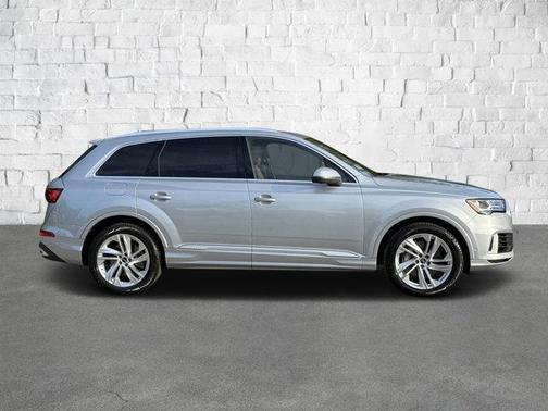 2022 Audi Q7 55 Prestige