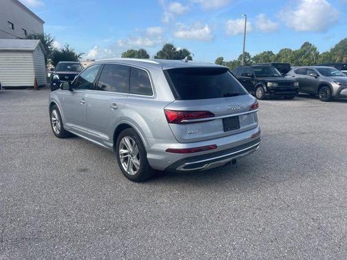 2022 Audi Q7 55 Prestige