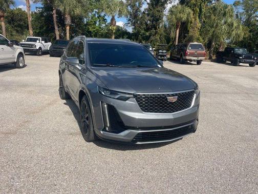 2022 Cadillac XT6 Luxury FWD
