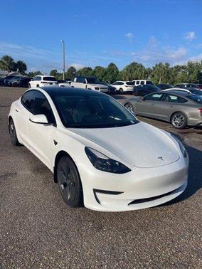 Pearl White Multi-Coat 2023 Tesla Model 3 Standard Range