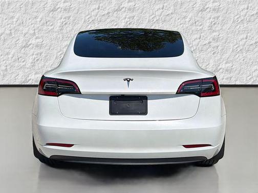 Pearl White Multi-Coat 2023 Tesla Model 3 Standard Range