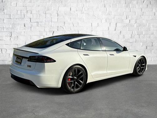 2023 Tesla Model S Plaid