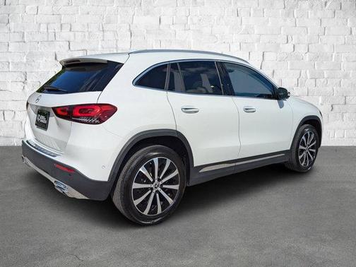 2021 Mercedes-Benz GLA 250 Base 4MATIC