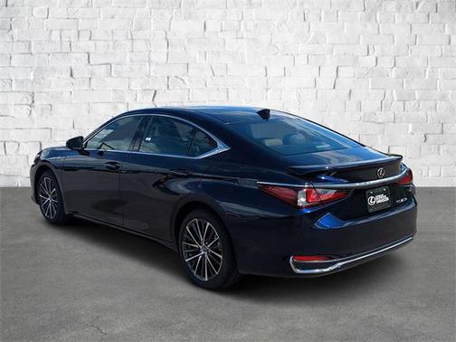 2025 Lexus ES 300h Base