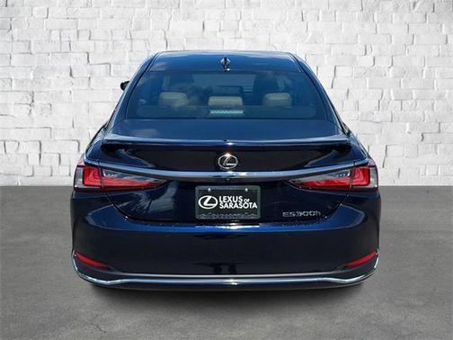 2025 Lexus ES 300h Base