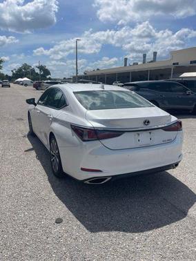 Eminent White Pearl 2021 Lexus ES 350 Base