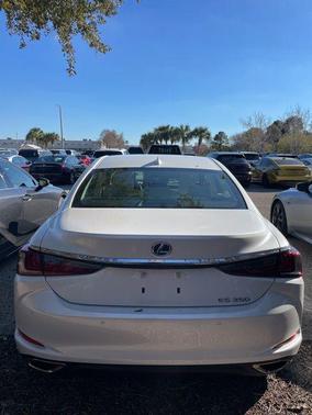 2025 Lexus ES 350 Base
