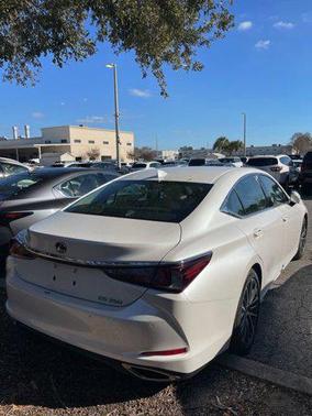 2025 Lexus ES 350 Base