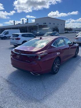 2022 Lexus ES 350 Base