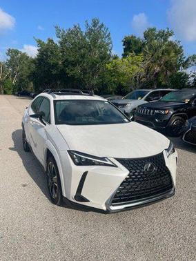 White Pearl 2023 Lexus UX 250h Base