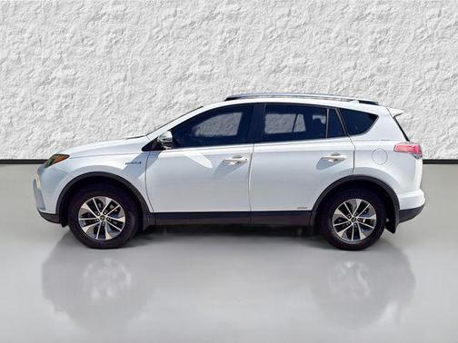 Super White 2018 Toyota RAV4 Hybrid XLE