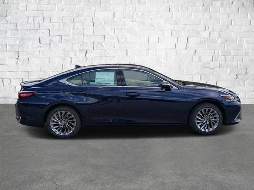 2025 Lexus ES 300h Luxury