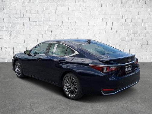 2025 Lexus ES 300h Luxury