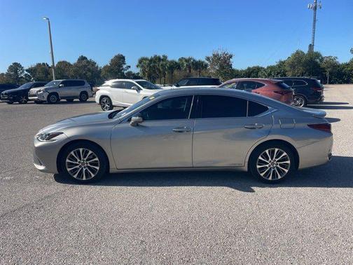 2019 Lexus ES 300h Base