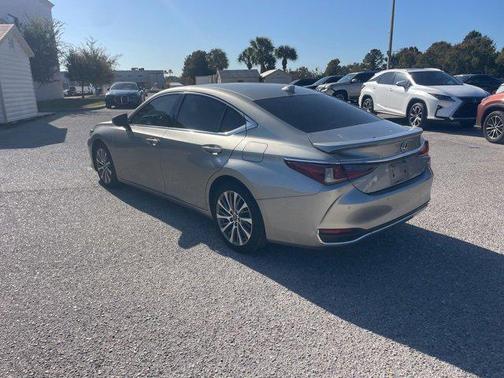 2019 Lexus ES 300h Base