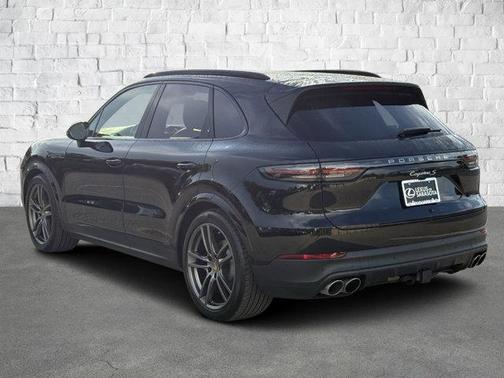 2023 Porsche Cayenne Platinum Edition