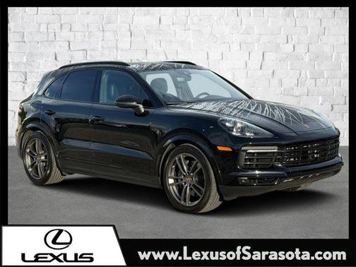 2023 Porsche Cayenne Platinum Edition