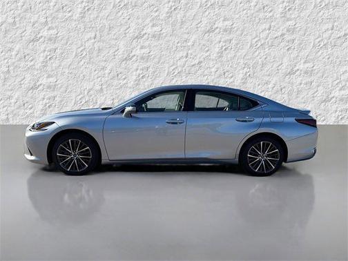 2025 Lexus ES 300h Base