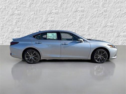 2025 Lexus ES 300h Base