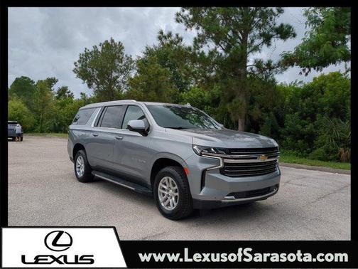 2023 Chevrolet Suburban LT